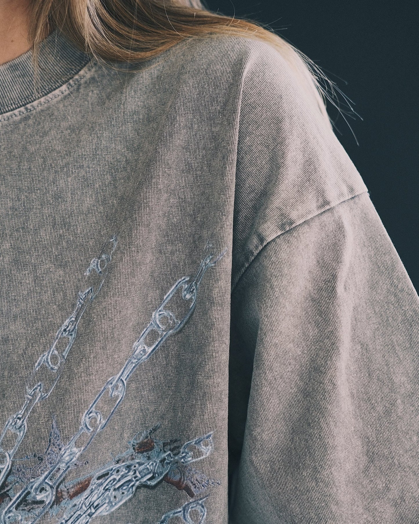 T-shirt Oversize футболка Unchained Knight — лицар, що рве кайдани S - Tsupkyi (Цупкий) Taton.shop