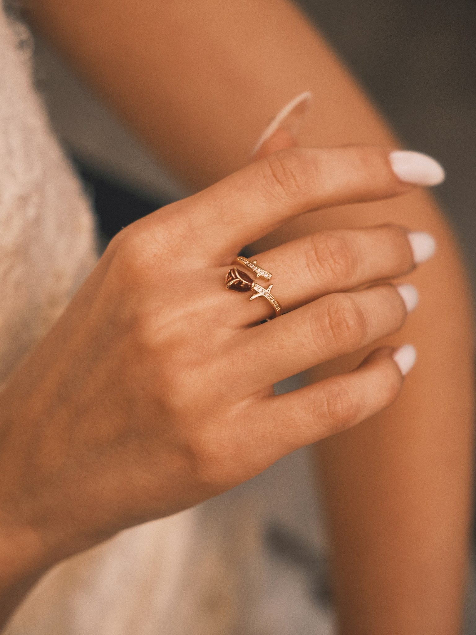 Каблучка Троянда Бордо з шипами, позолота + бордова смола, регульована З регулюванням - Kashimir.me Taton.shop