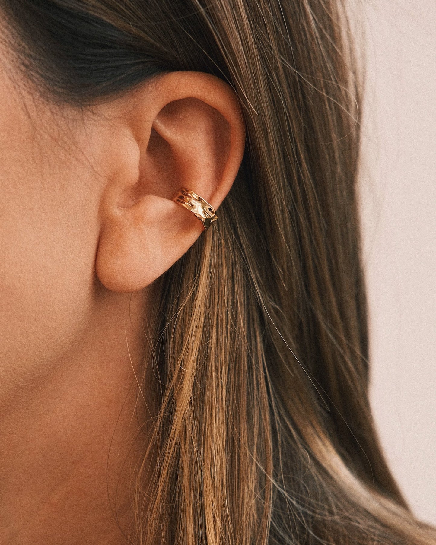Каф ✨ Сережка - каф з фактурним дизайном Gold - Kashimir.me Taton.shop