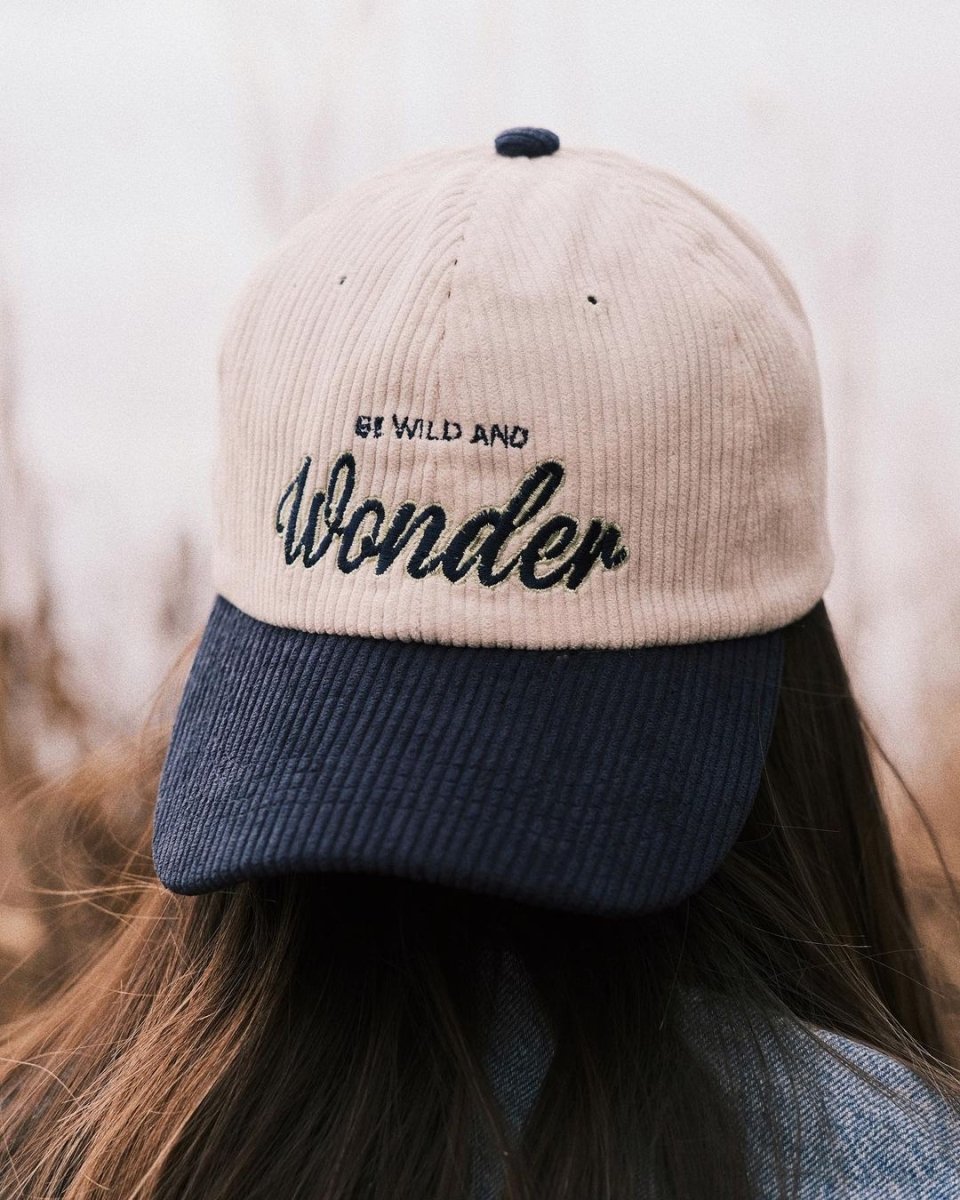 cap Кепка в стилі олдфешн «be wild and Wonder» 🧢 Темно Синчата - Kashket.me Taton.shop