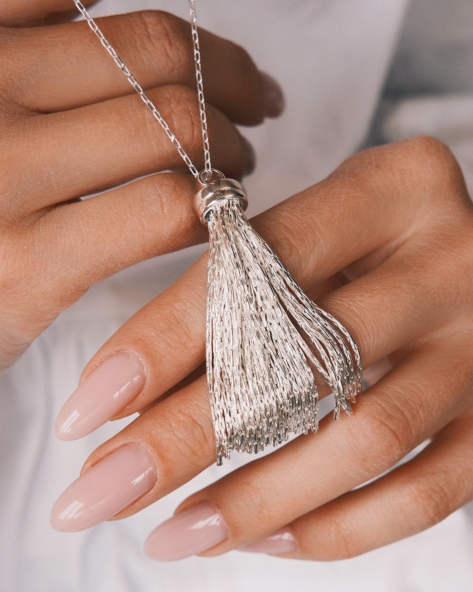 Підвіска Кольє, яке красиво “падає” на светр і ловить світло з кожним рухом - Kashimir.me Taton.shop