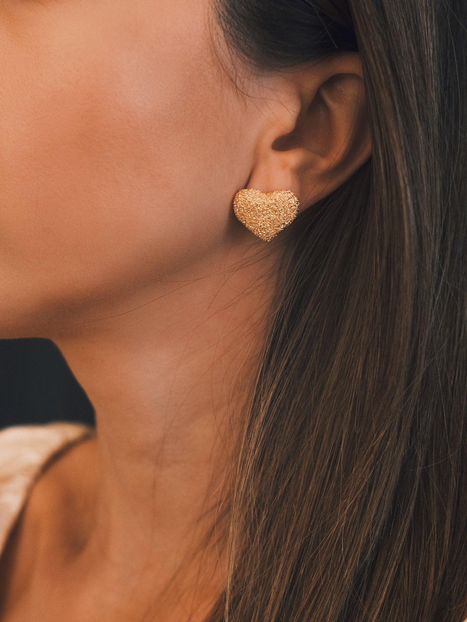 Сережки Сережки - гвоздики «Heart Texture» 15×18 мм Gold - Kashimir.me Taton.shop